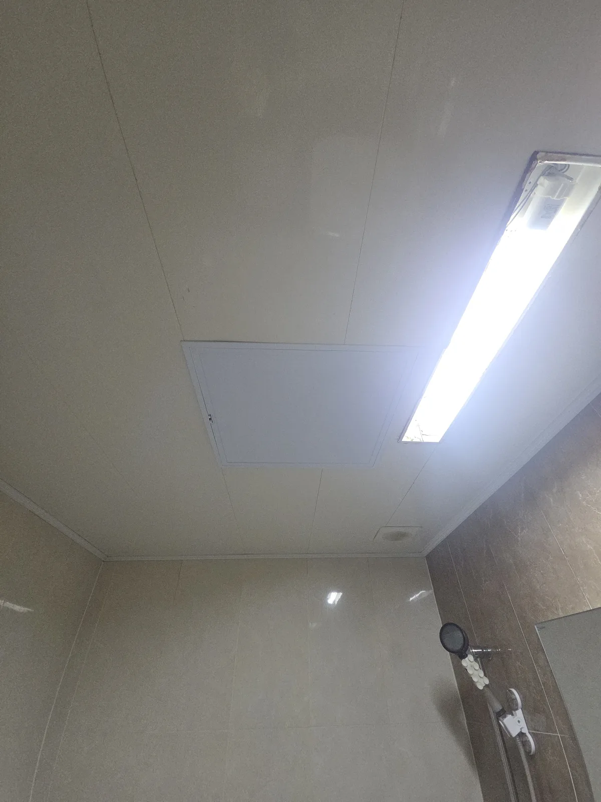 누수 확인용 천장점검구시공 현장 사진 시공 전