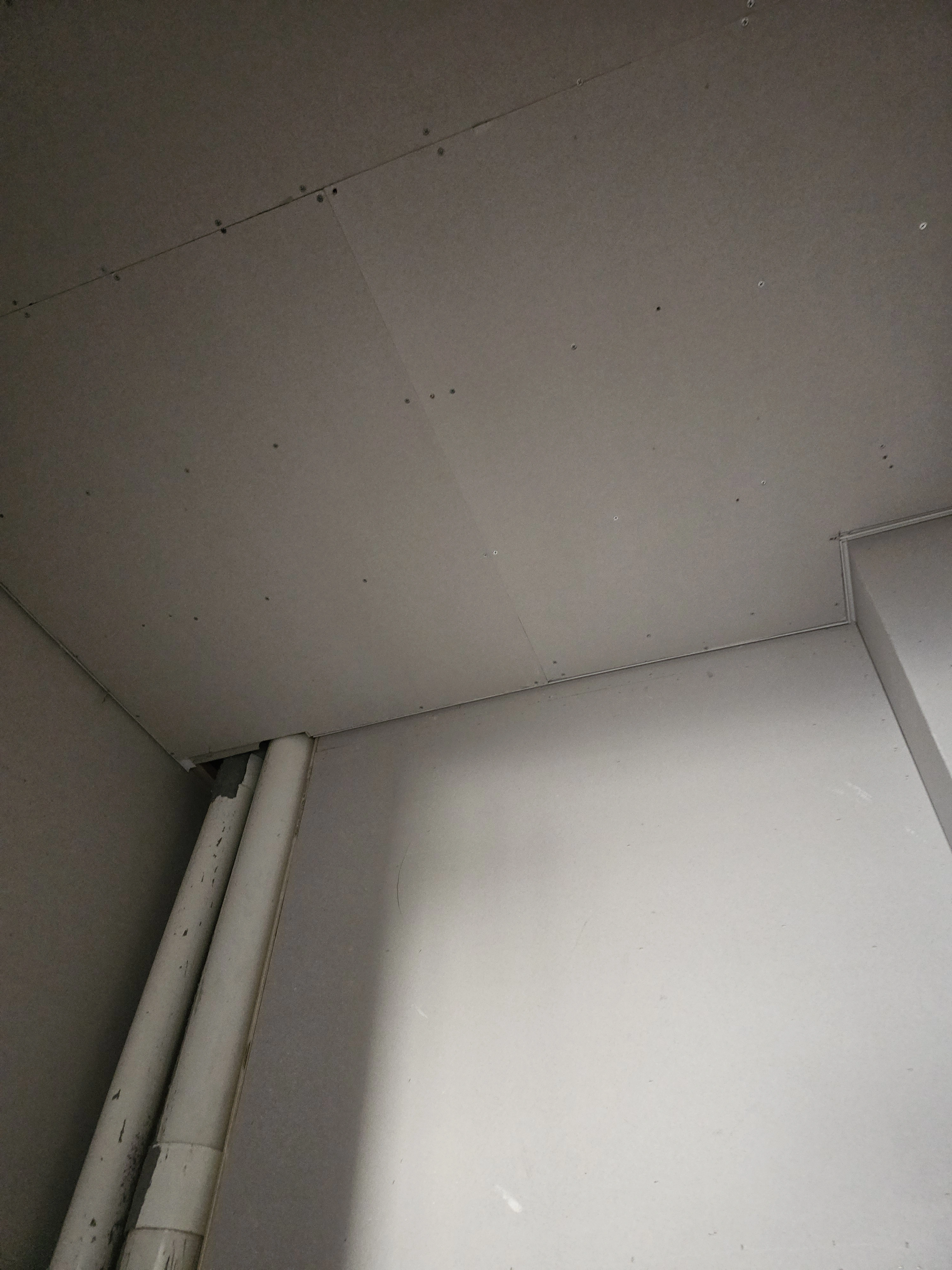 지하실 천장점검구시공 마감 확인 사진