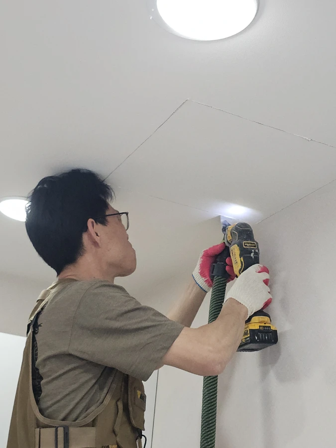 학원 천장점검구시공 시공 전 상태